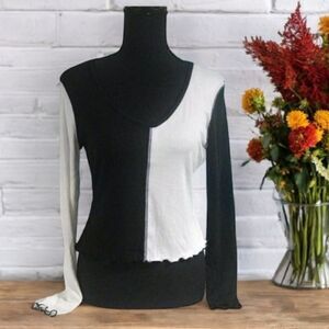 No Comment Color Block Black and White V-Neck Ribbed Long Sleeve Top New Size M